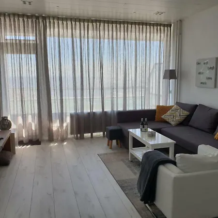 Zee77 Apartment